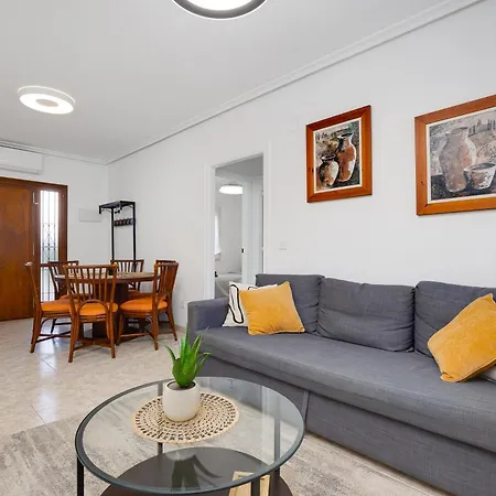 Cb Living - Cozy With Patio, Playa Flamenca *