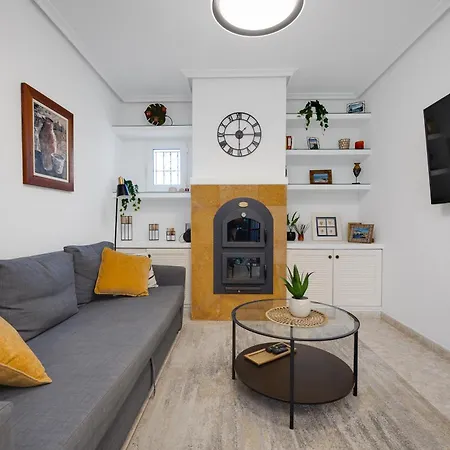 Cb Living - Cozy With Patio, Playa Flamenca Apartment
