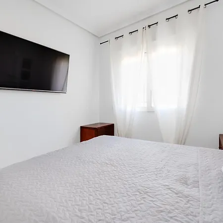 Cb Living - Cozy With Patio, Playa Flamenca